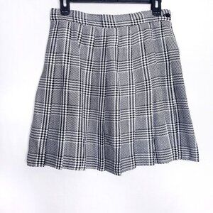 90s Vintage Black & White Plaid Pleated Mini Skirt Women's Size Medium